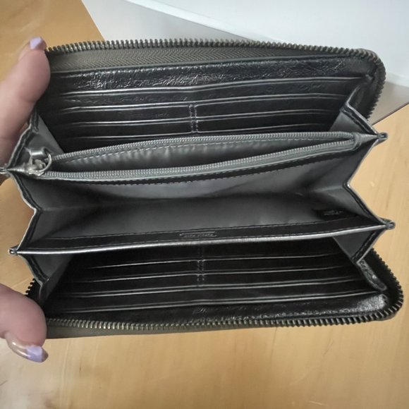 Coach Madison Pewter Patent Leather Accordion Zip Around Wallet 12 Card Slots - Picture 7 of 9